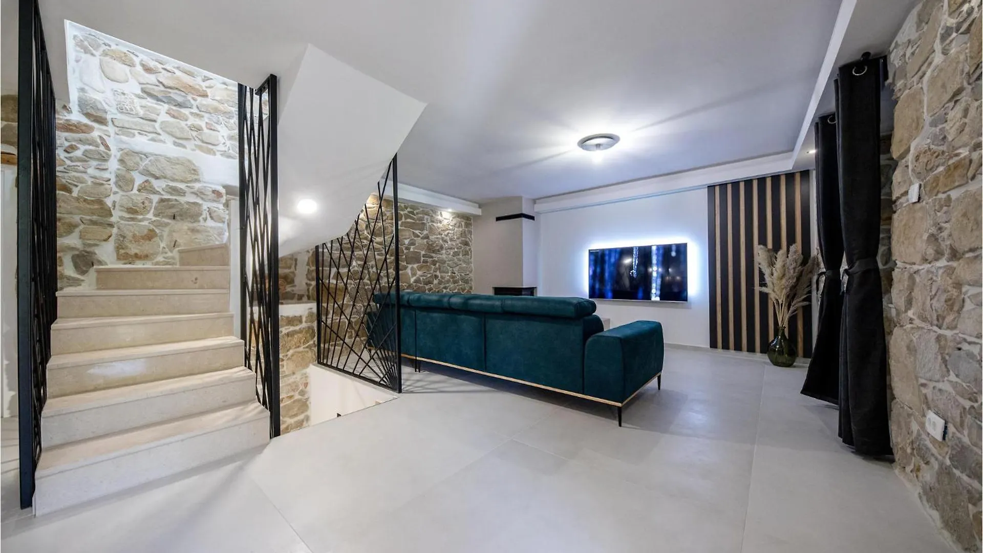 Holiday home 4 Bedroom Beautiful Home In Mundanije Croatia